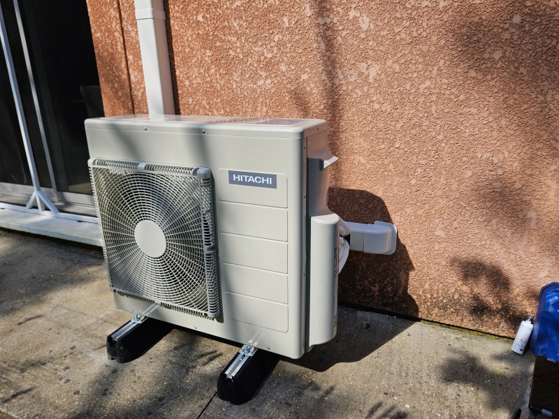 Installation de Climatisation à Biganos 33380, Gironde. Quels sont les avantages de la climatisation réversible par rapport à un système de chauffage traditionnel. Primes CEE