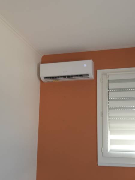 Installation climatisation Villenave d'Ornon : climatisation monosplit de la marque Heiwa