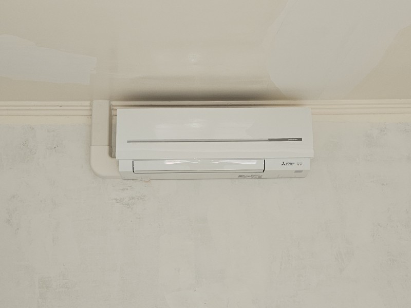 Installation d'une climatisation Mitsubishi type tri-split à Fargues Saint Hilaire