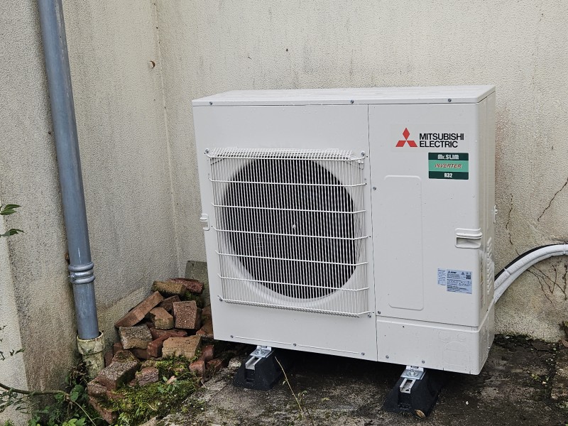 Chauffagiste et Climatisation Installation pompe à chaleur air-air gainable à Créon . Entreprise RGE QUALIPAC 