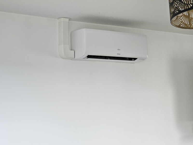 Climatisation réversible sans groupe extérieur à Floirac : solution discrète pour habitat urbain