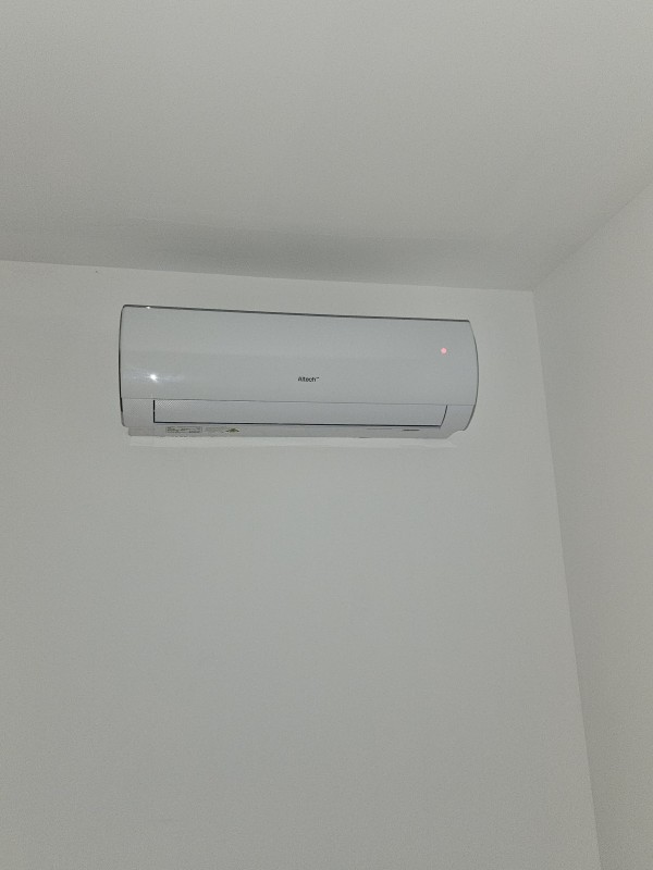 Installation d'un système de climatisation réversible à Saint Médard d'Eyrans